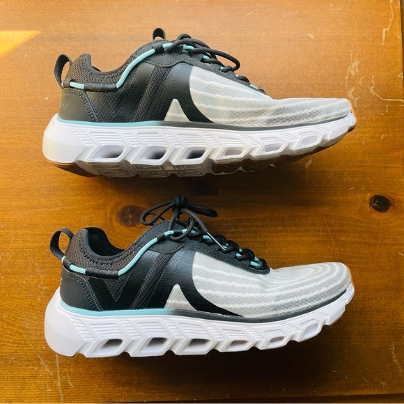 Vionic Fortune Women’s Walking Sneakers White/Black Med Width Size 7 - Picture 10 of 11